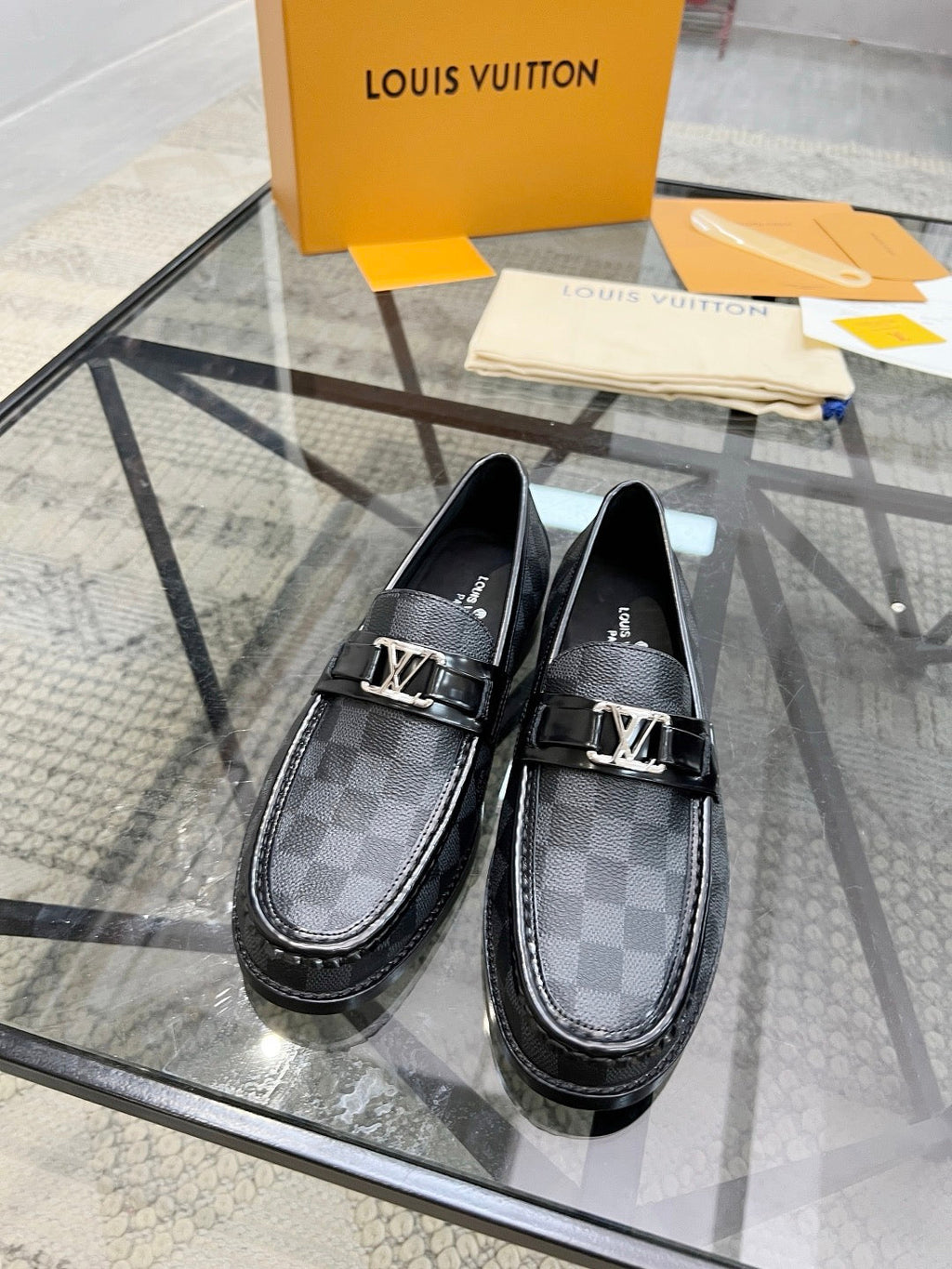 Louis 25ss leather shoes