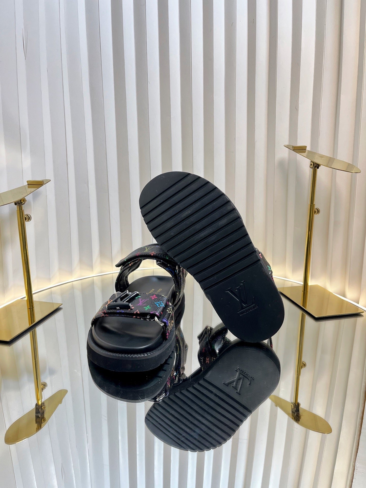 Louis womens slippers