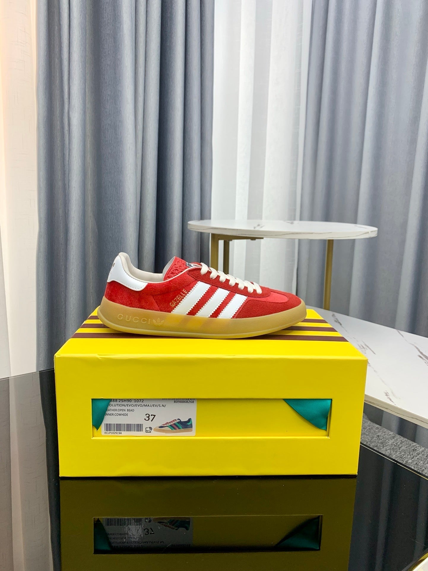 guc adi gazelle sneaker