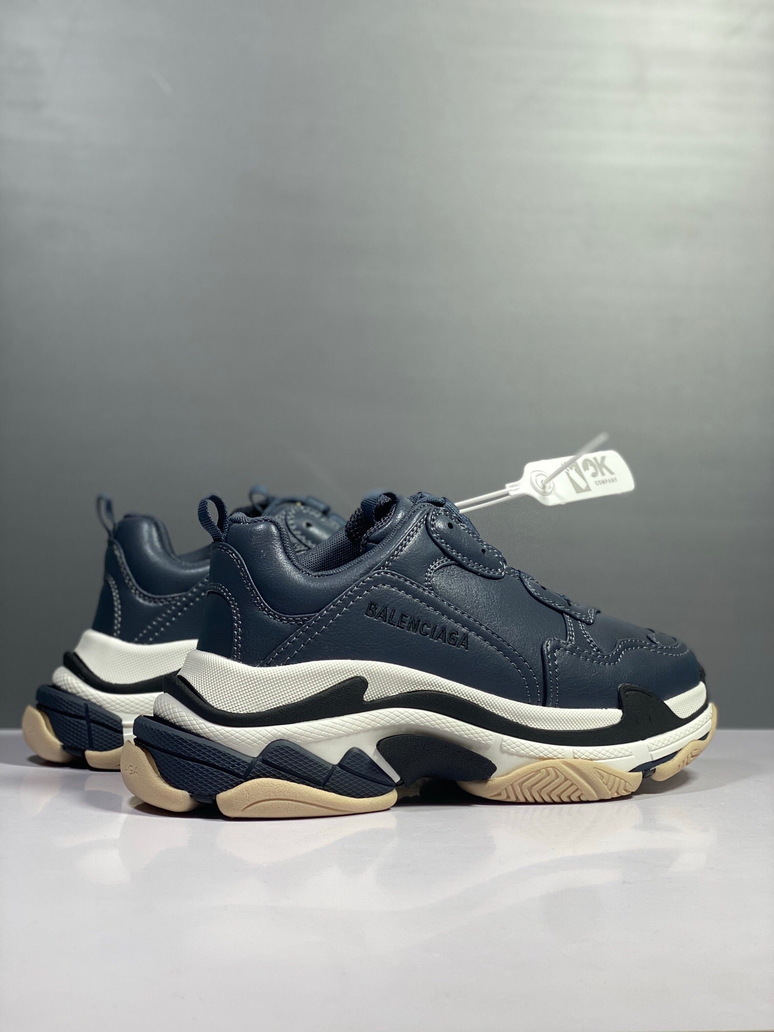 balen men womens sneaker