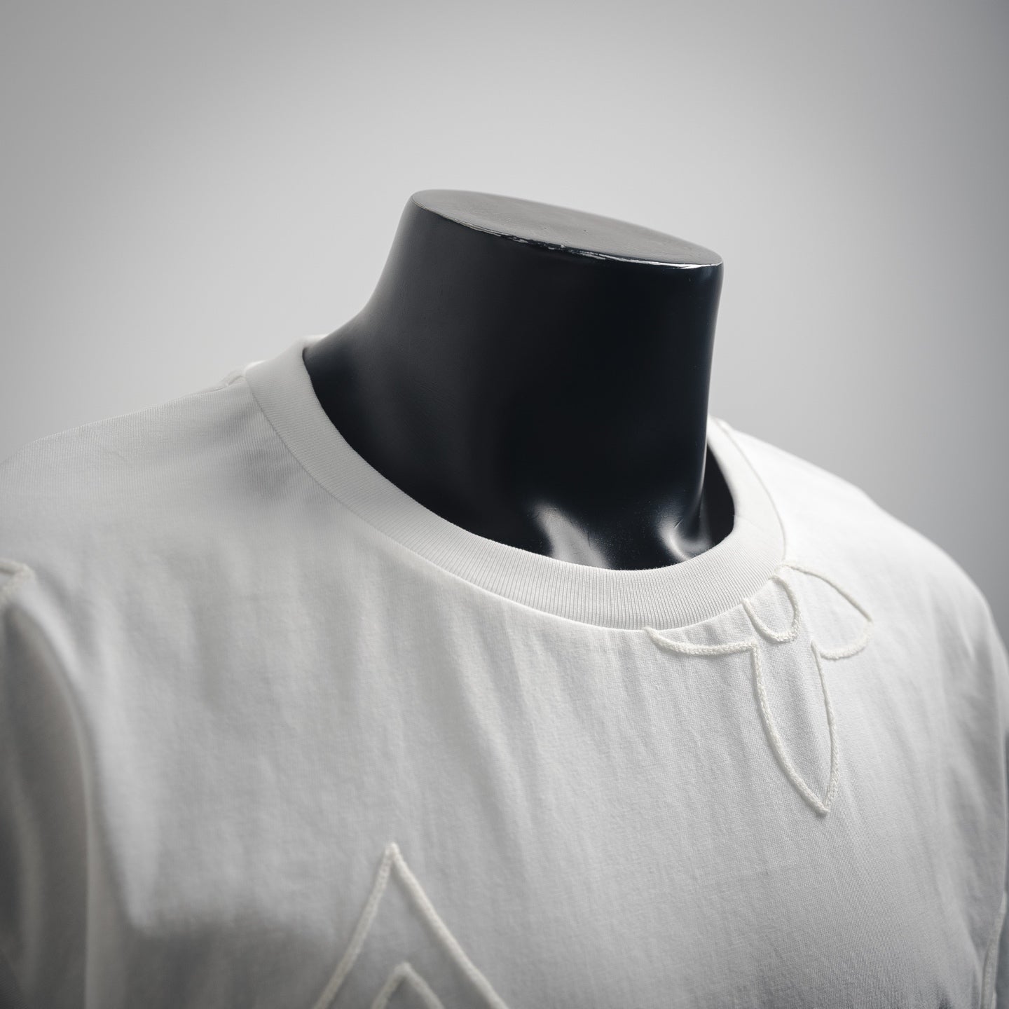 Louis 25ss embroidered t-shirt