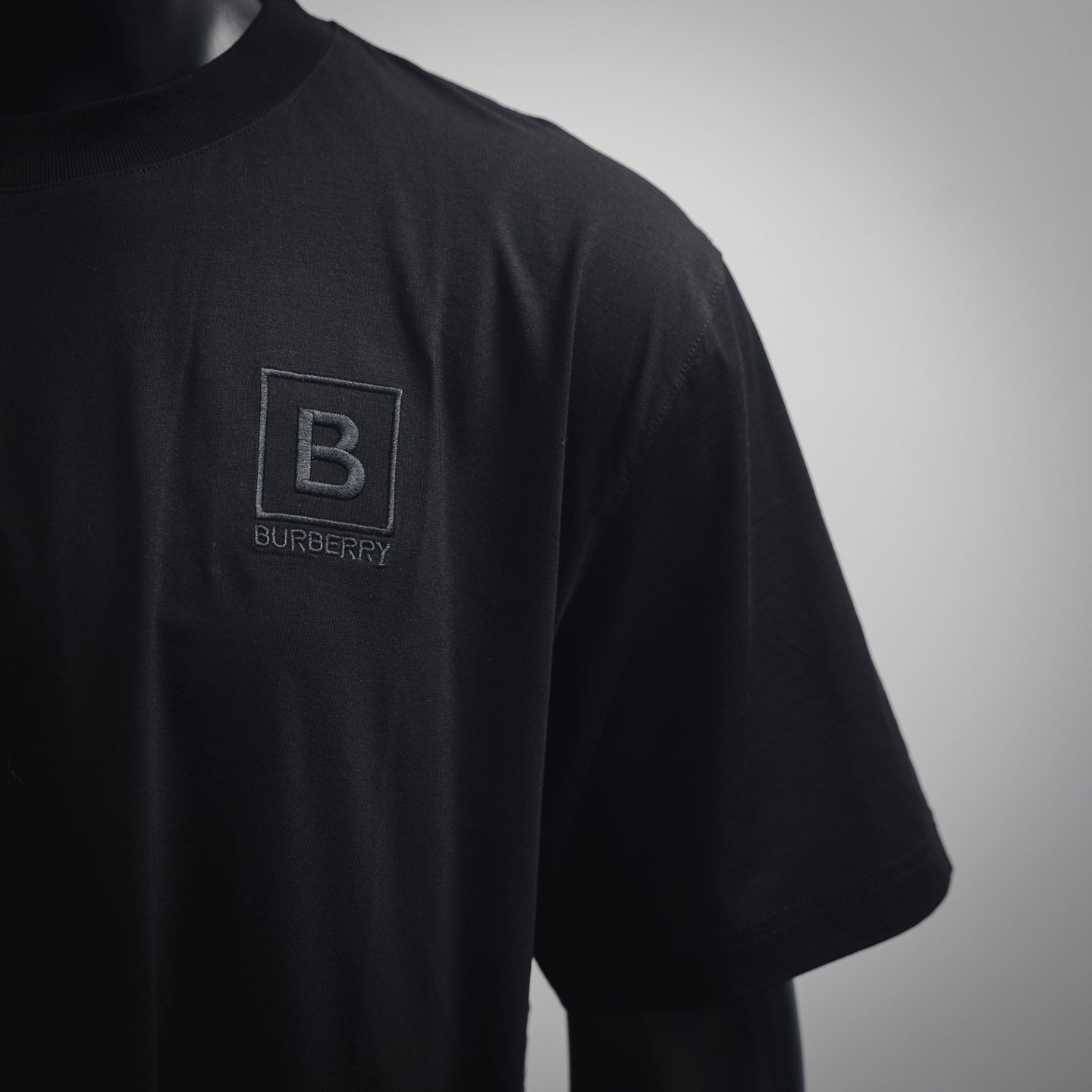 BURBER 25ss embroidered t-shirt