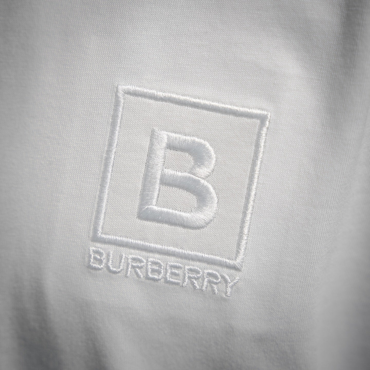 BURBER 25ss embroidered t-shirt