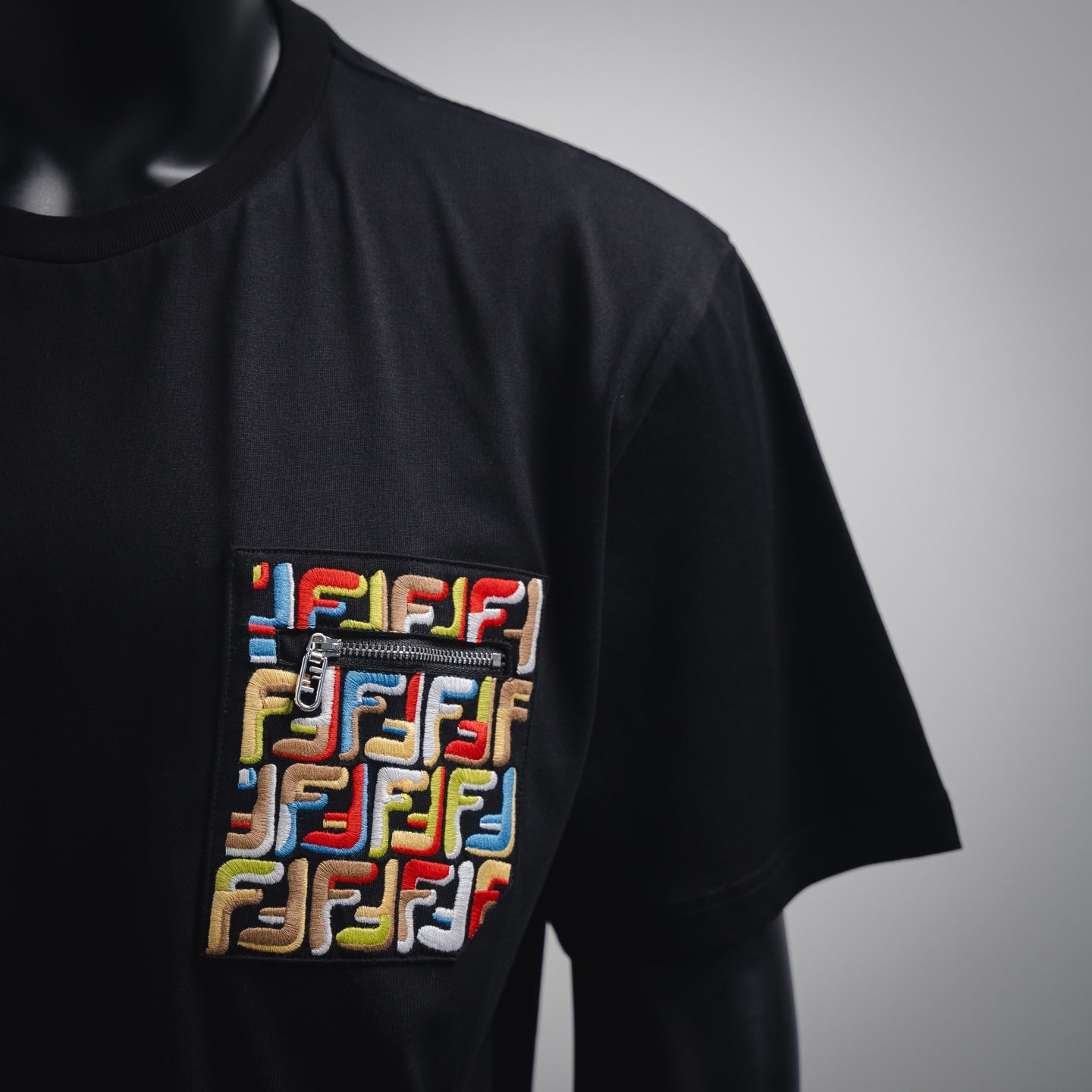 Fend 25ss embroidered t-shirt