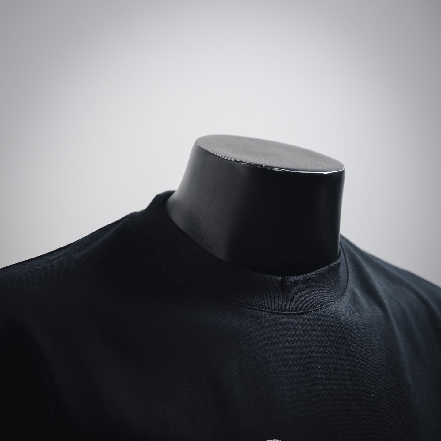 Louis 25ss embroidered t-shirt