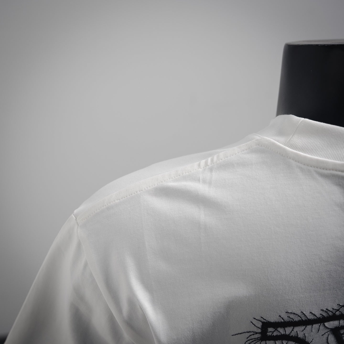 Louis 25ss embroidered t-shirt