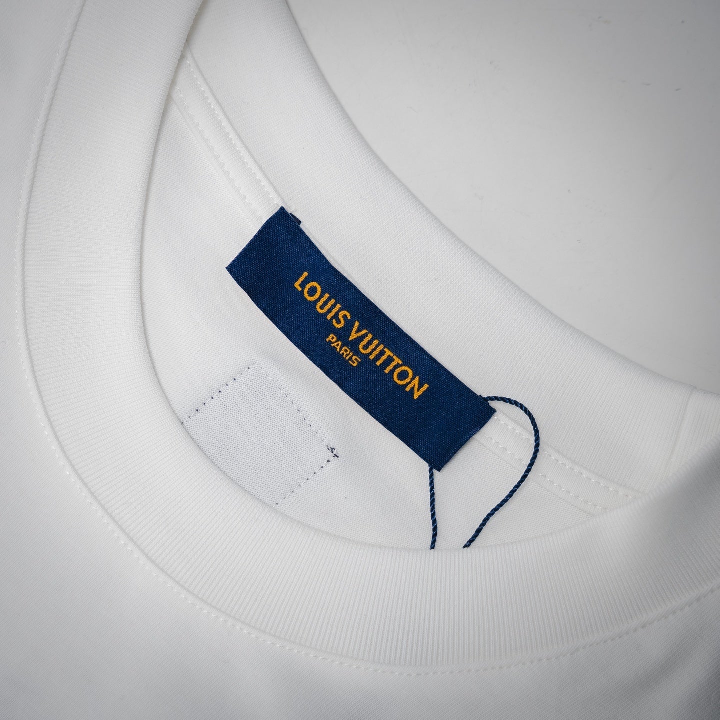 Louis 25ss embroidered t-shirt