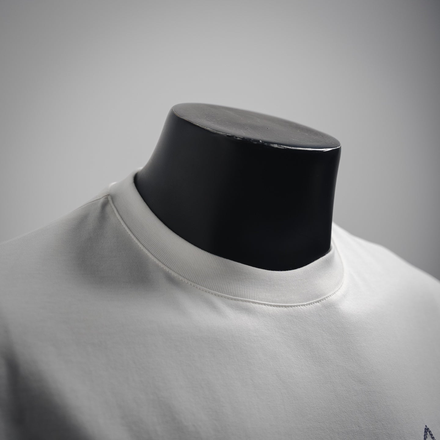 Given 25ss beaded t-shirt