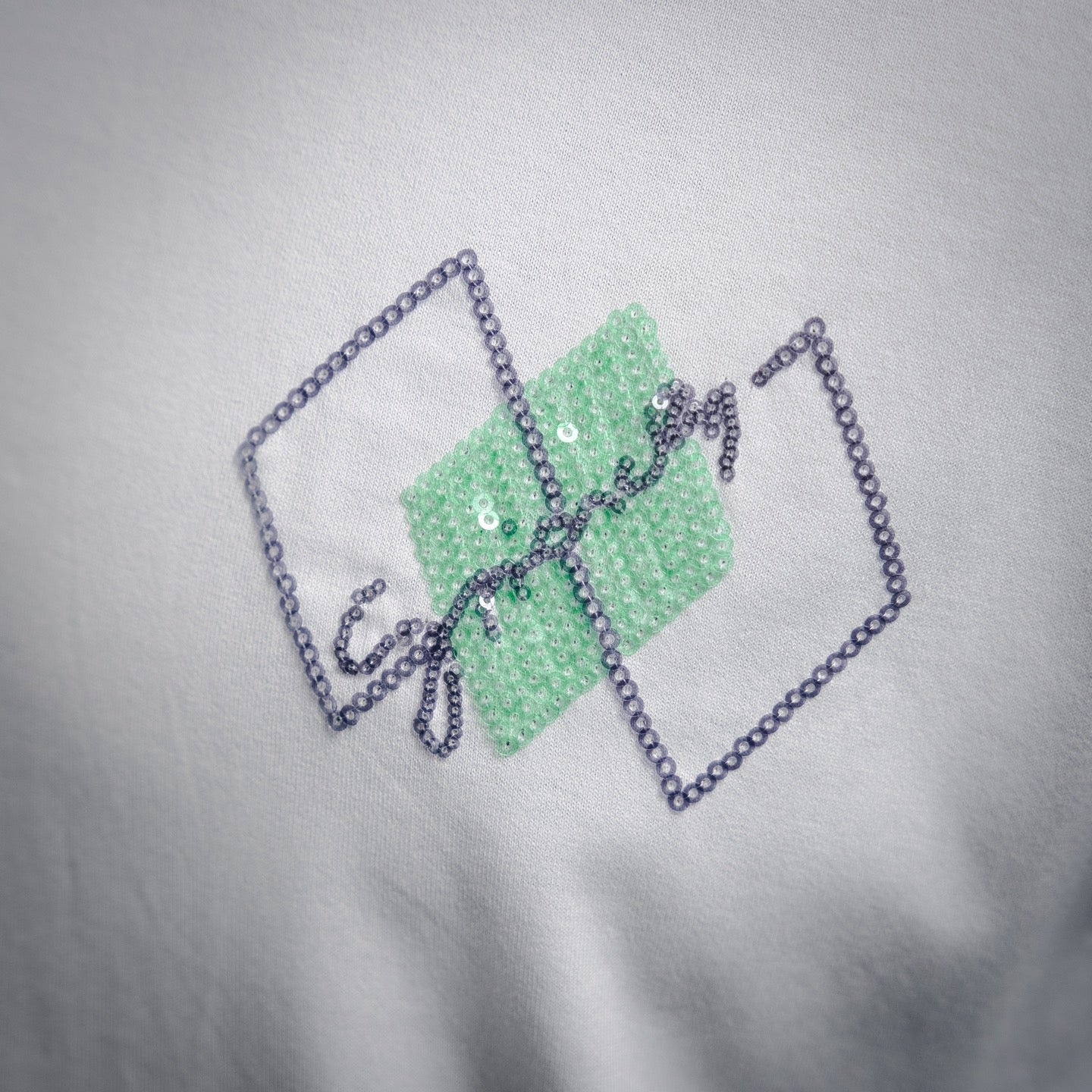 Given 25ss beaded t-shirt