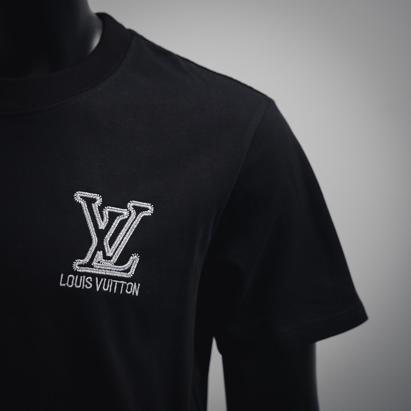 Louis 25ss embroidered t-shirt