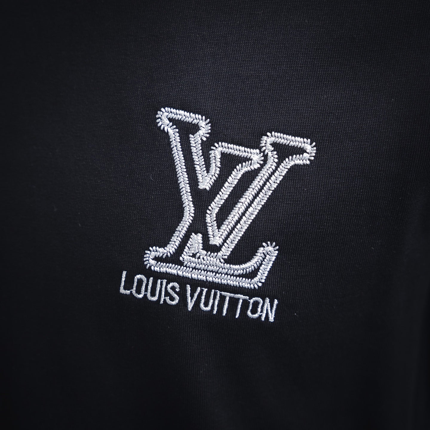 Louis 25ss embroidered t-shirt