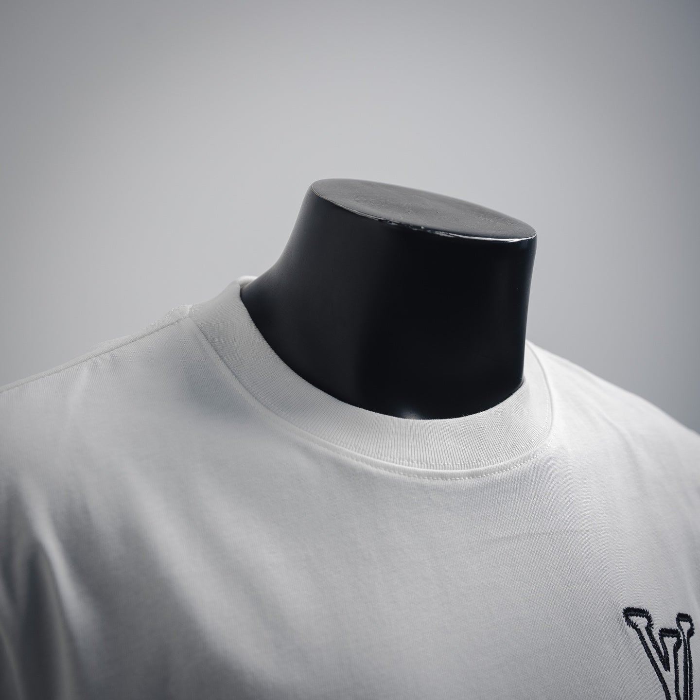 Louis 25ss embroidered t-shirt