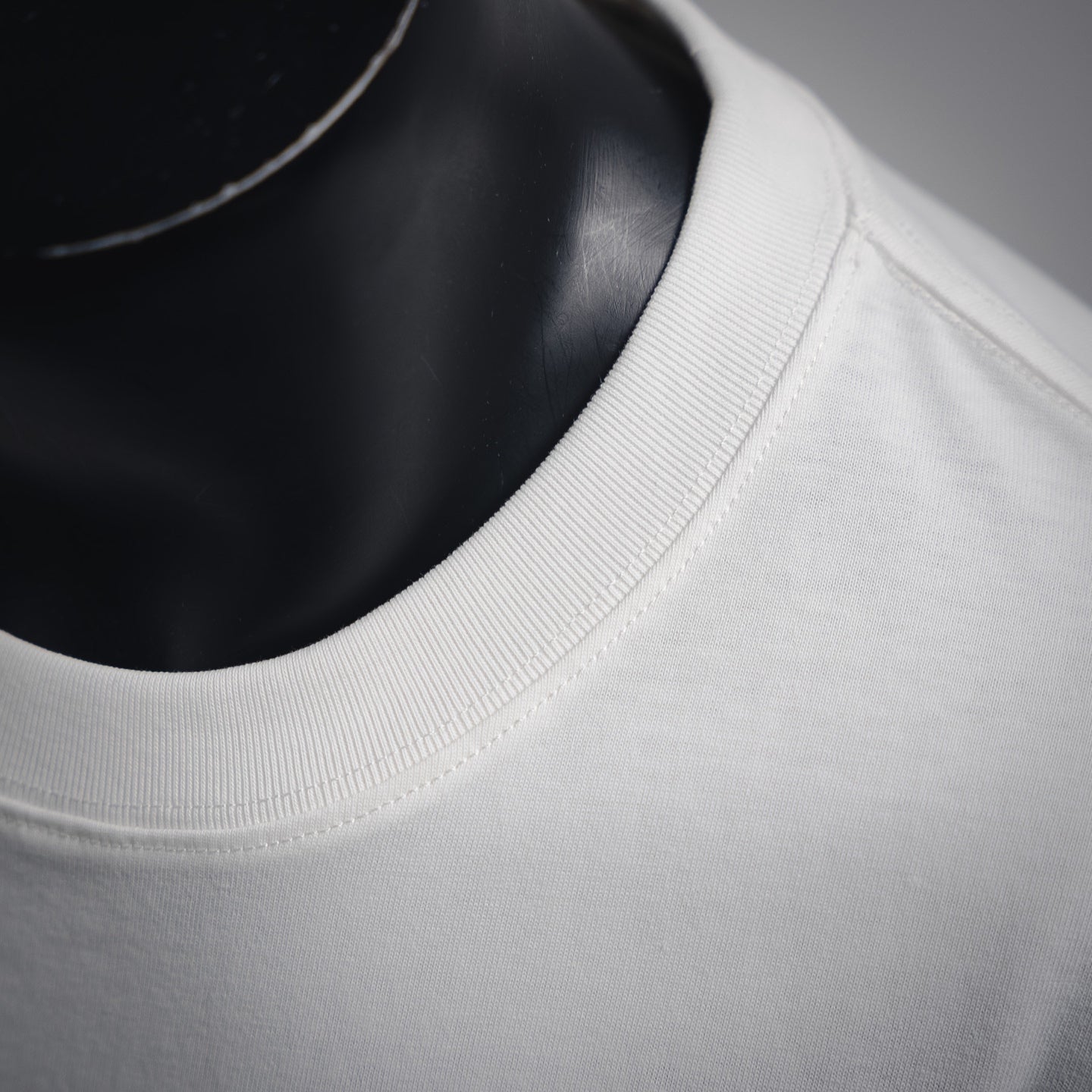 Alexand 25ss embossed t-shirt