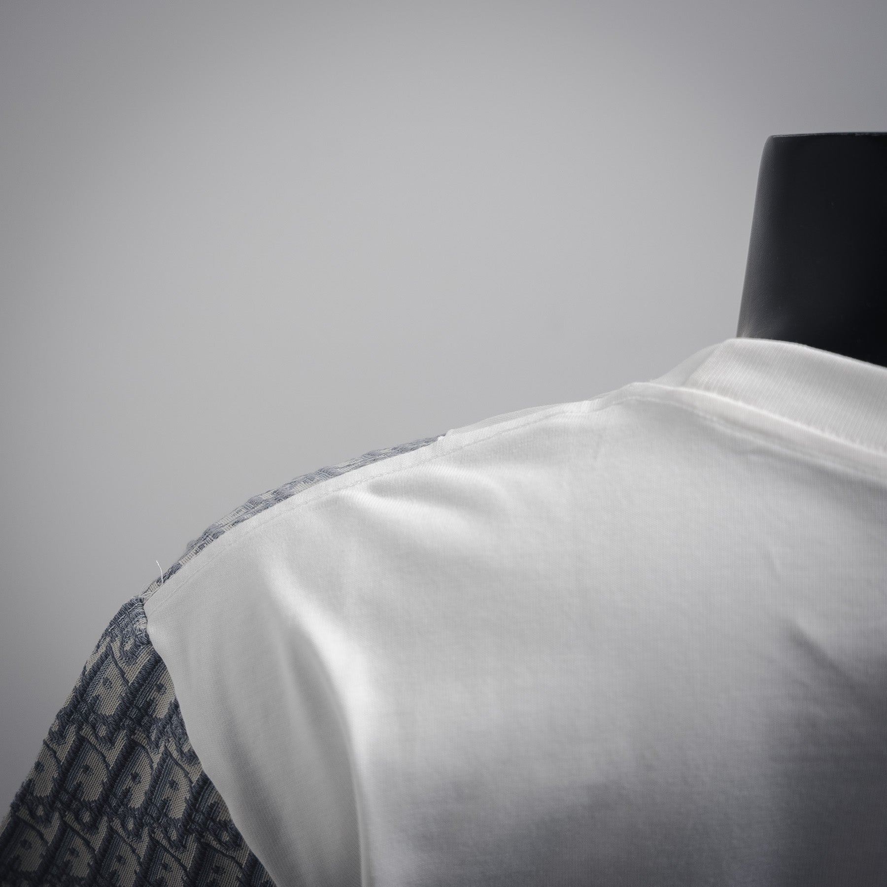 Dio 25ss embroidered t-shirt