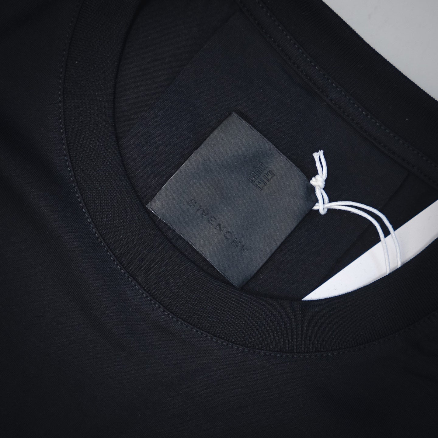 Given 25ss embroidered t-shirt