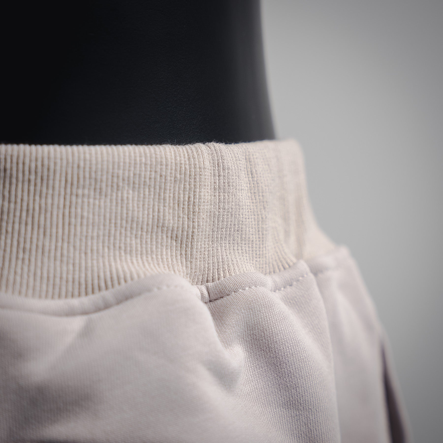 Stone 25ss embroidered short