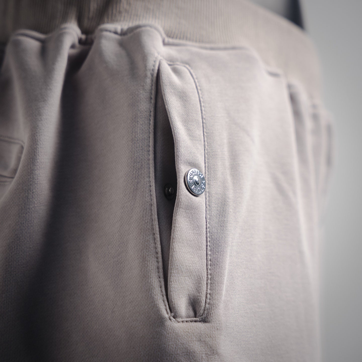 Stone 25ss embroidered short