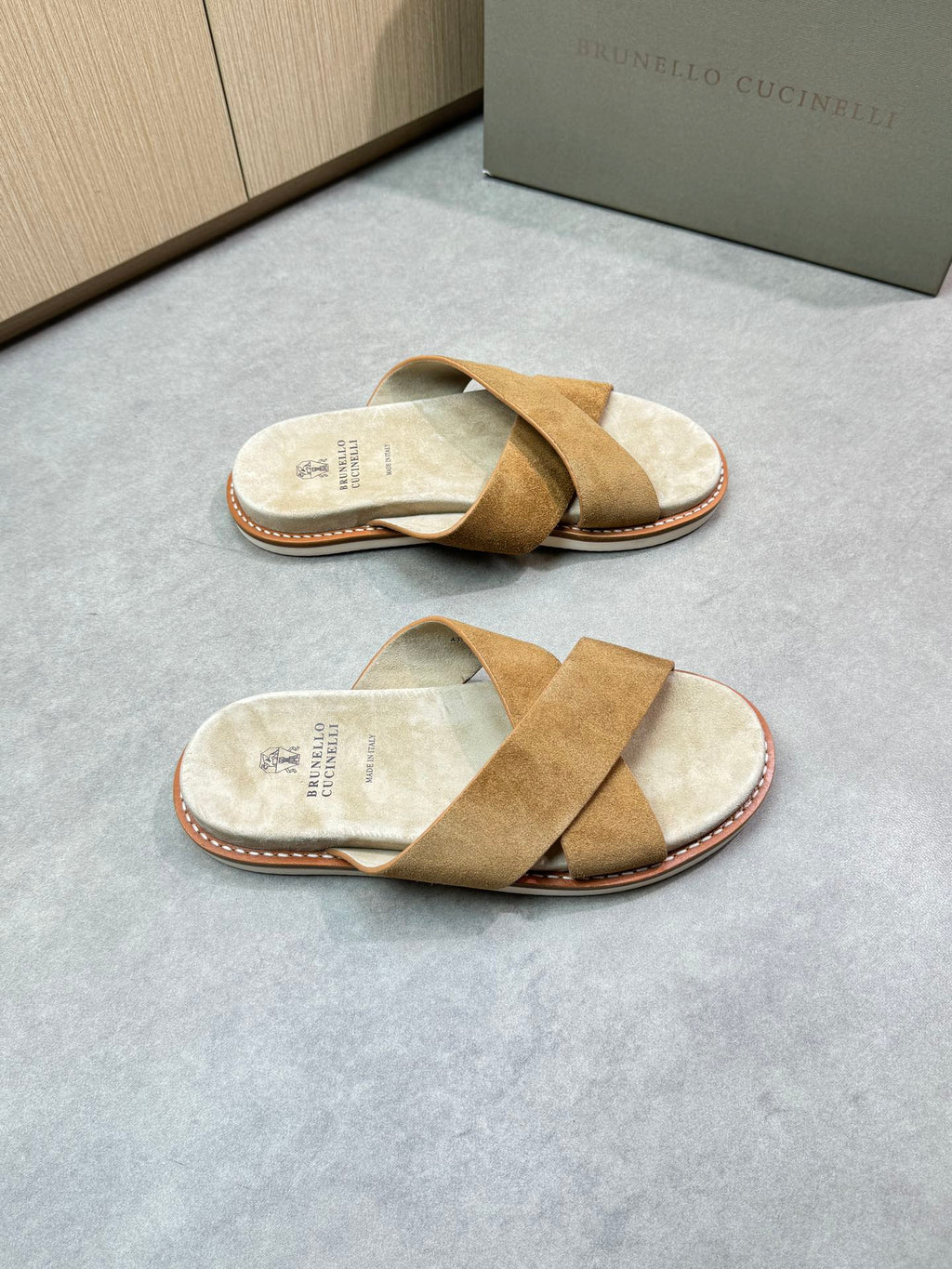 Brunello 25ss leather slippers