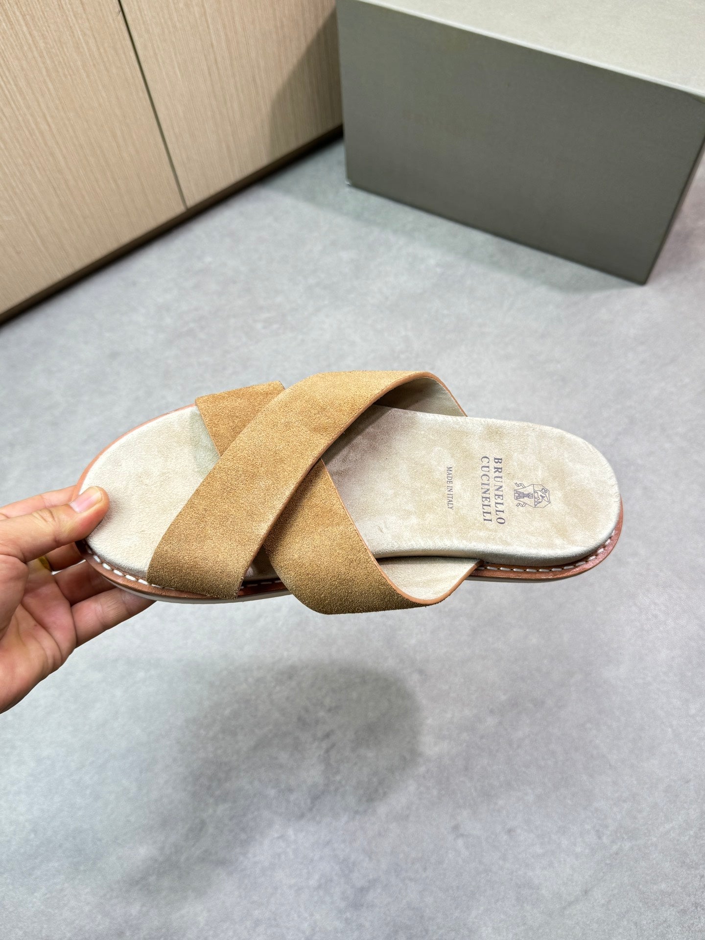 Brunello 25ss leather slippers