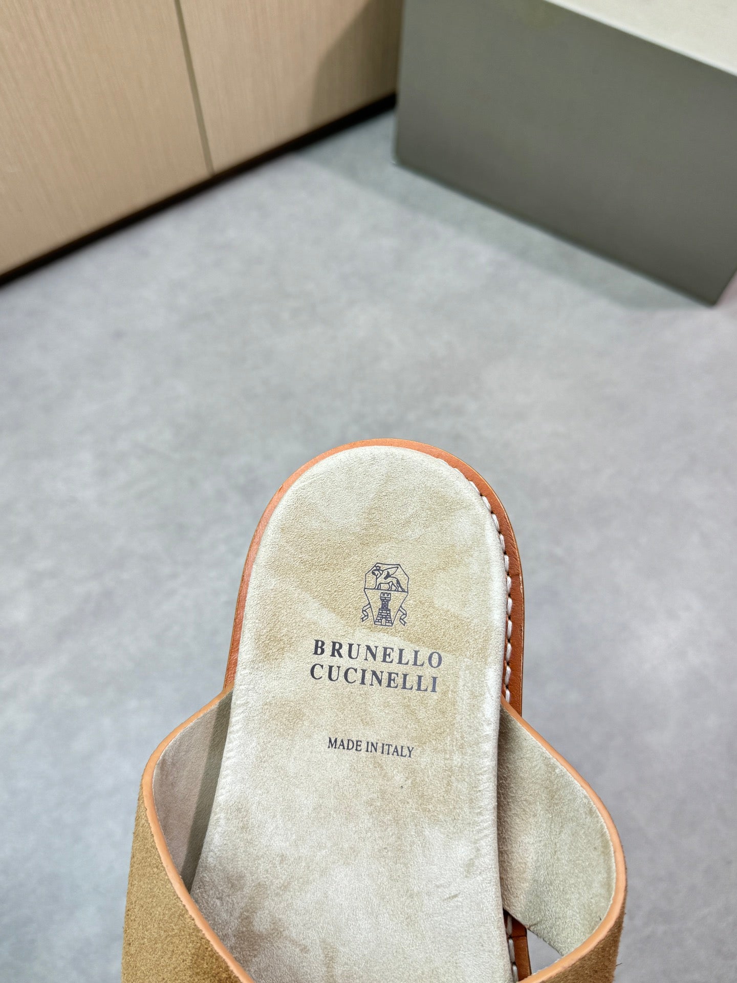 Brunello 25ss leather slippers