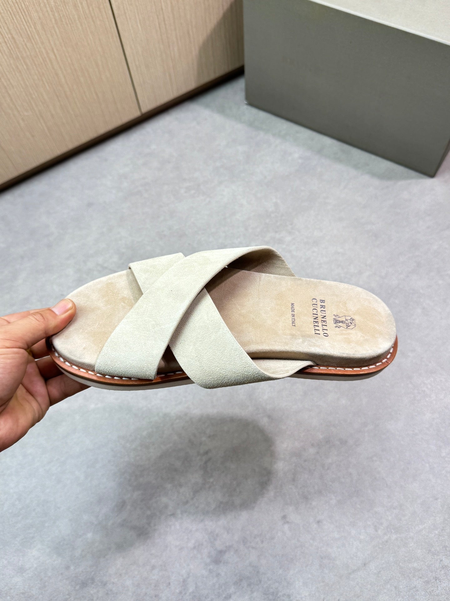 Brunello 25ss leather slippers