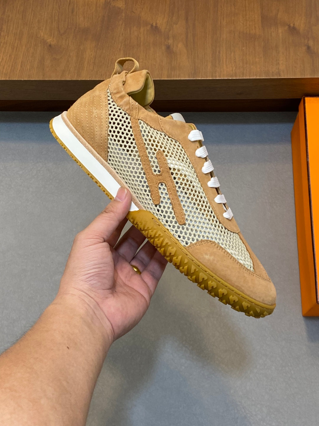 herm leather senaker