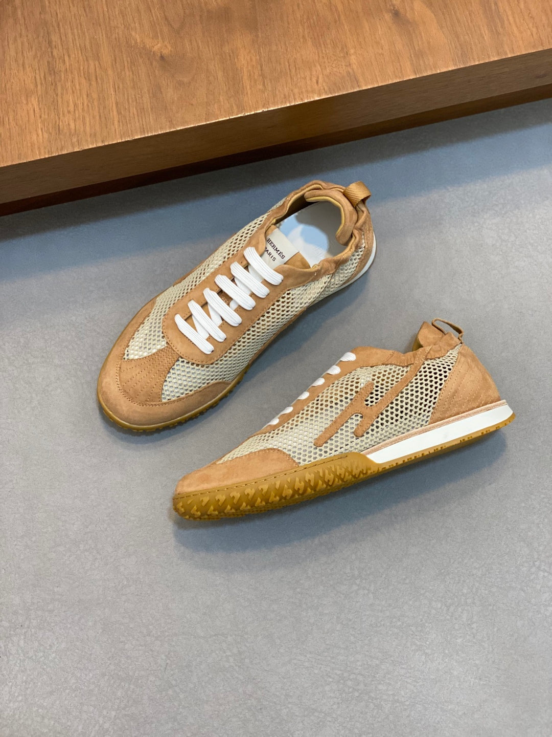 herm leather senaker