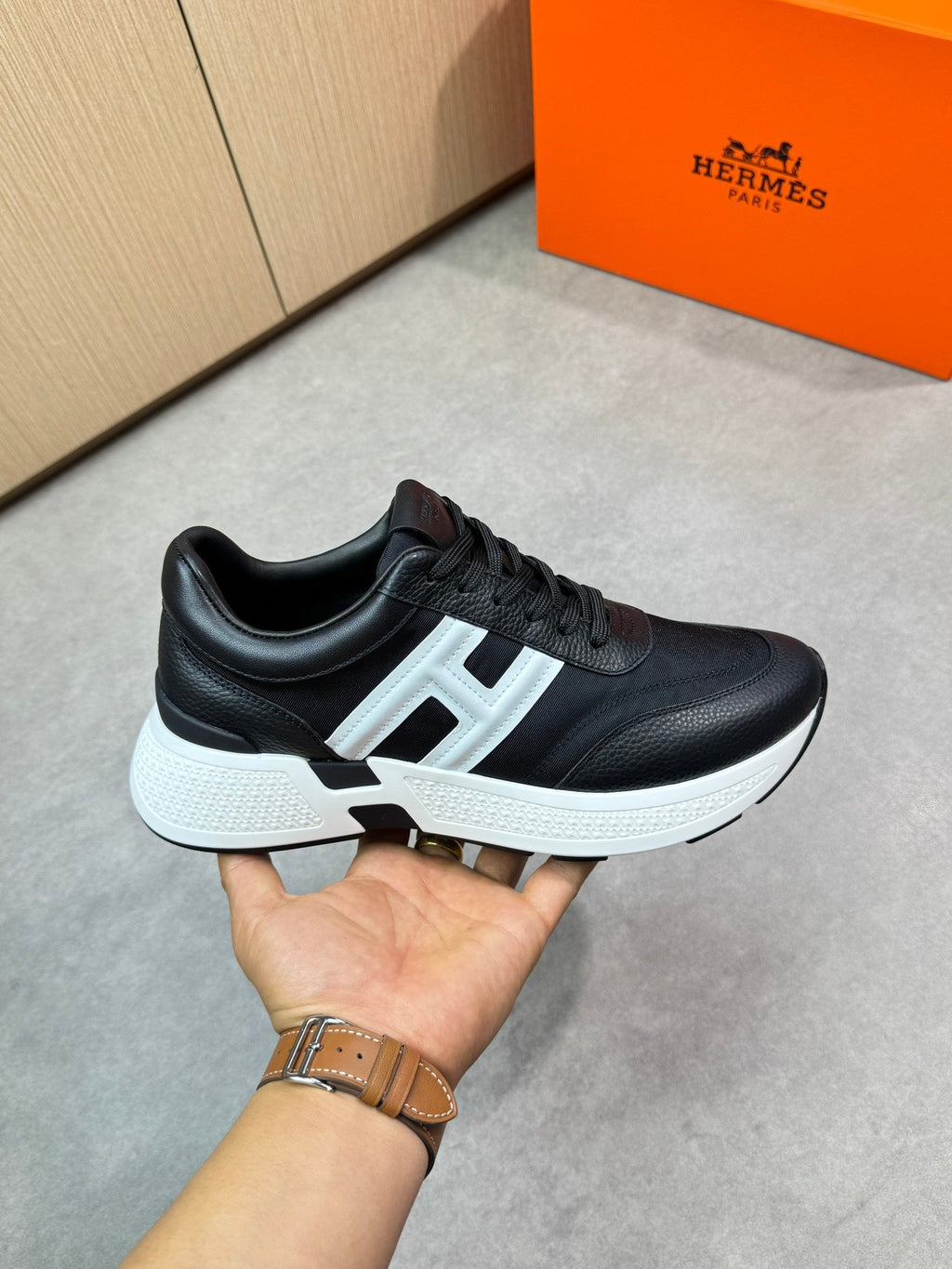 Herm leather sneaker