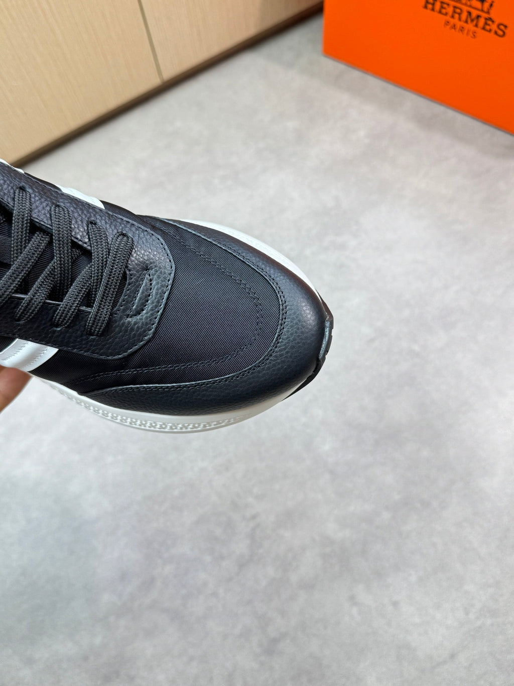 Herm leather sneaker