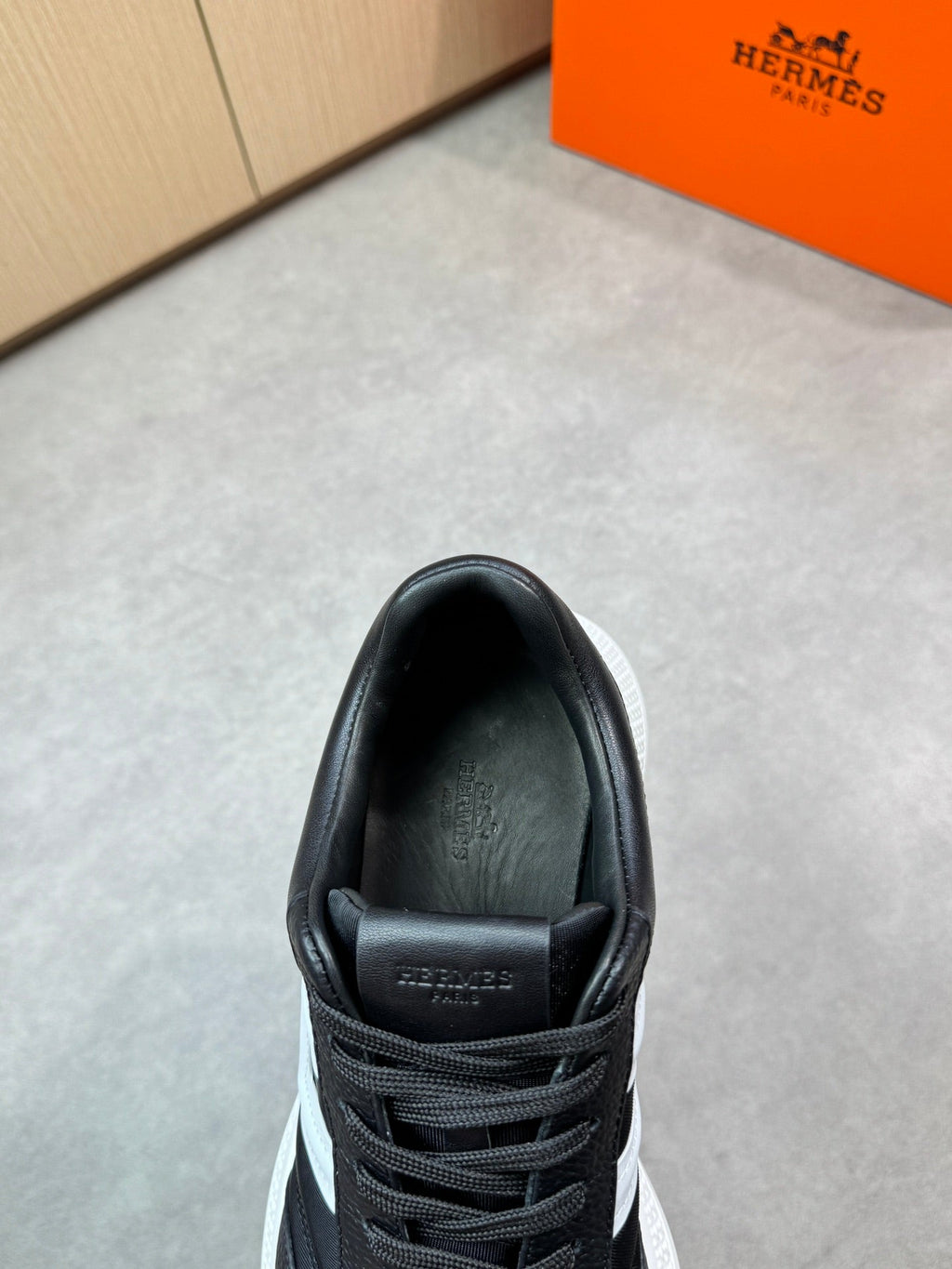 Herm leather sneaker