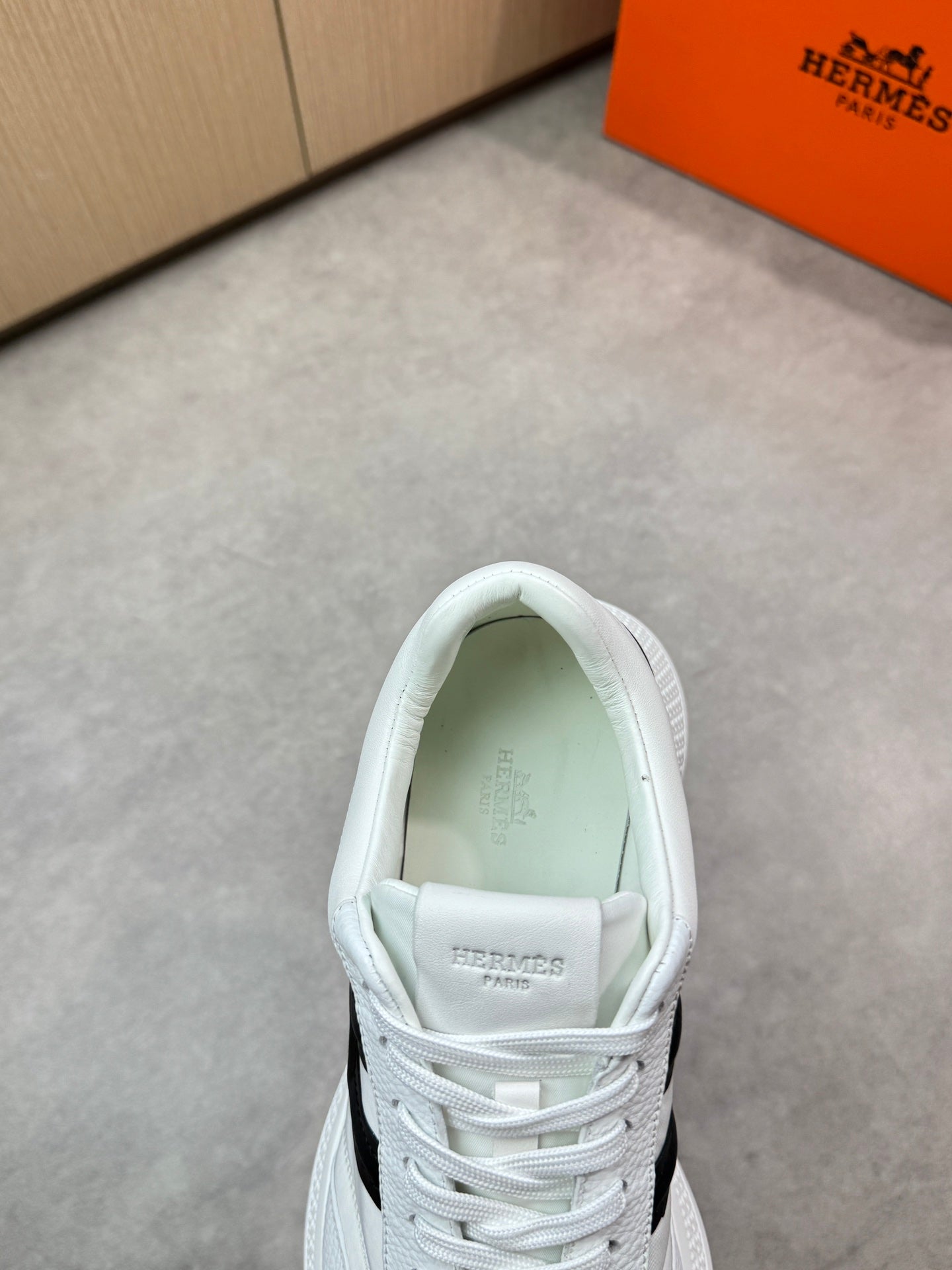 Herm leather sneaker