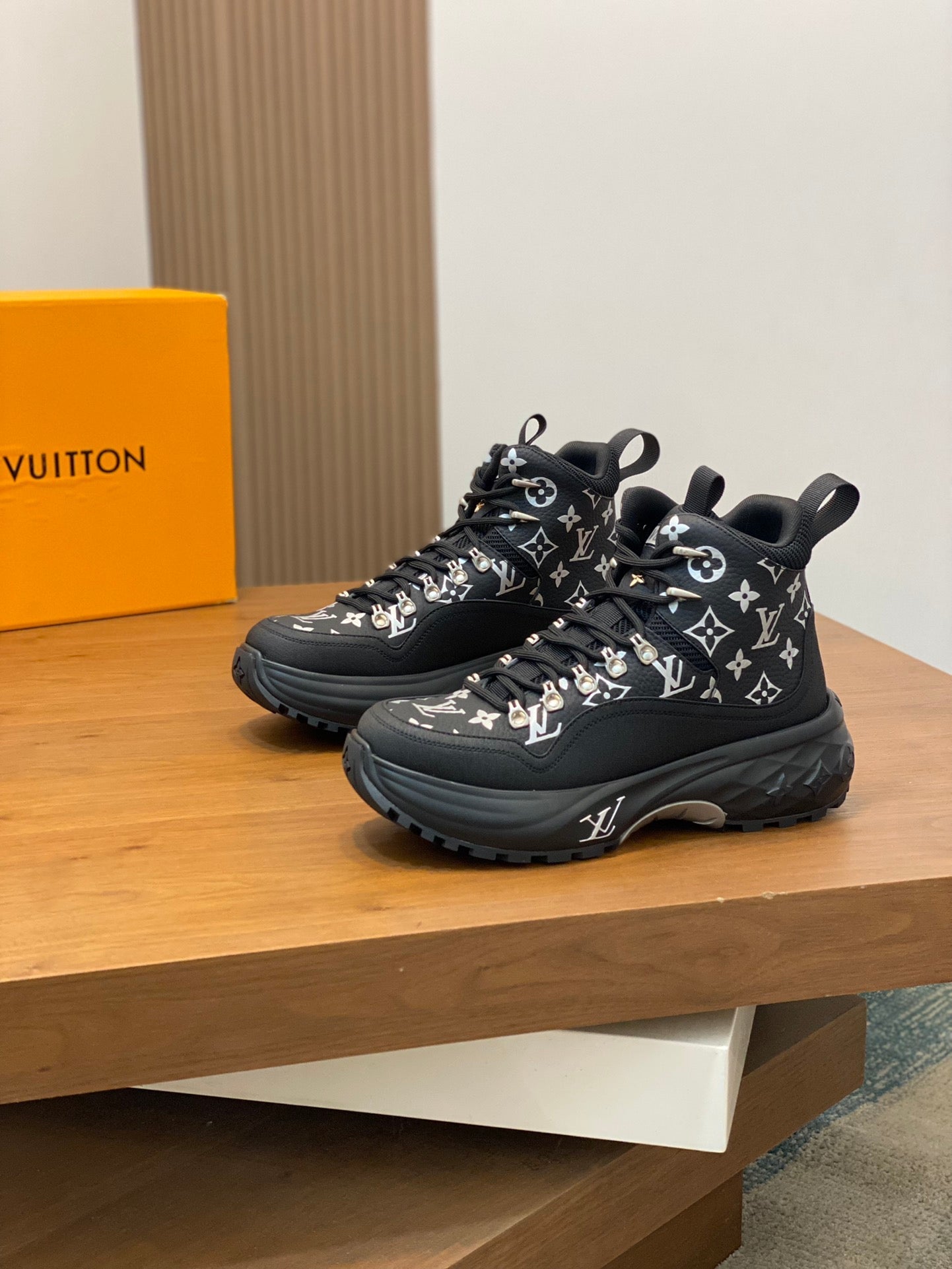 Louis discover sneakers