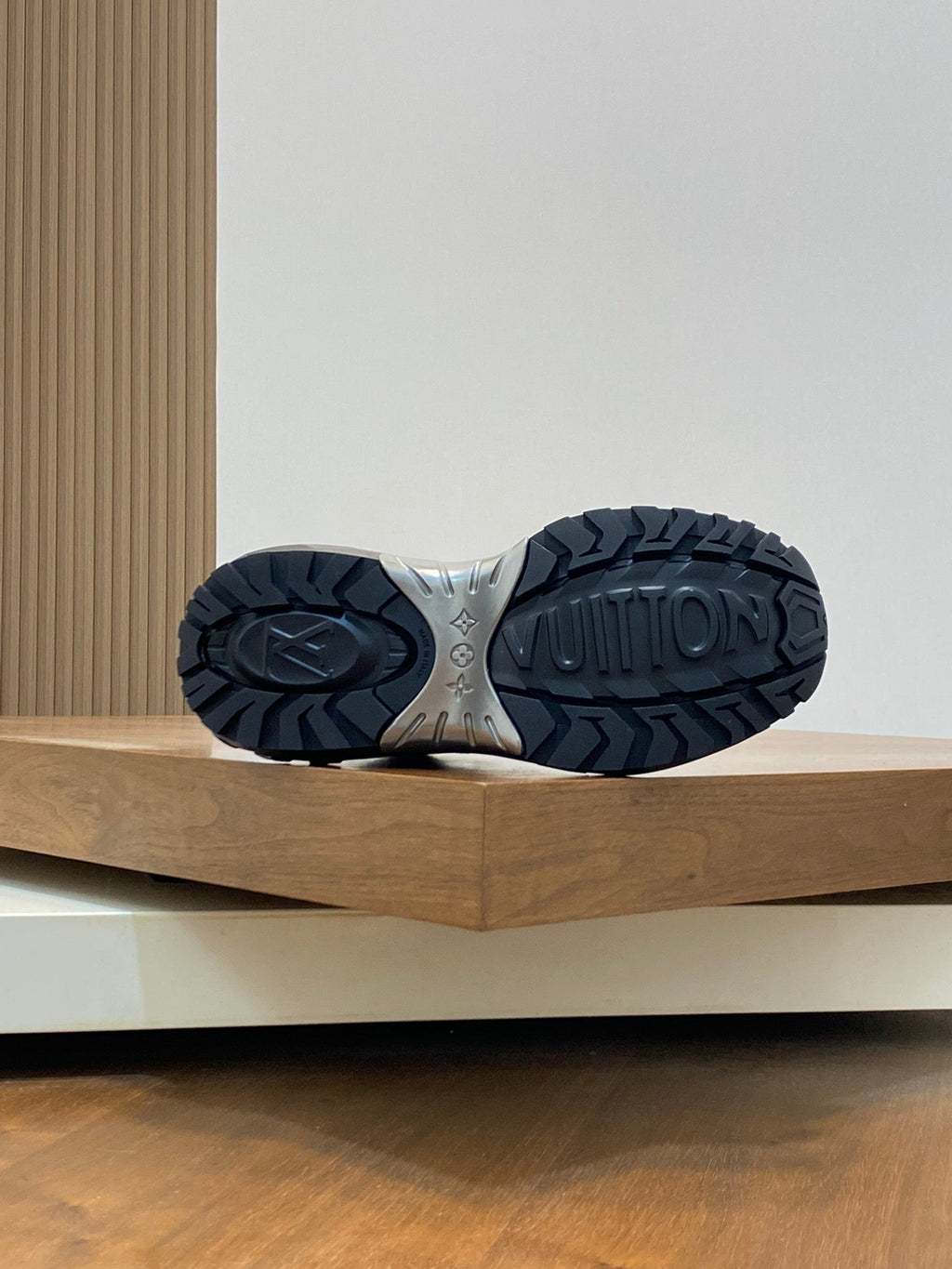 Louis discover sneakers