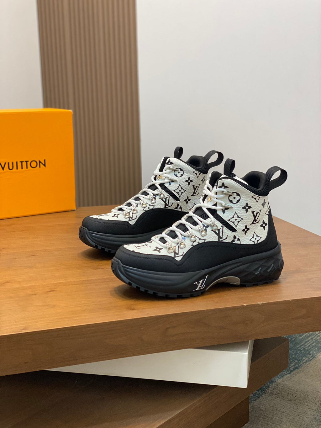 Louis discover sneakers