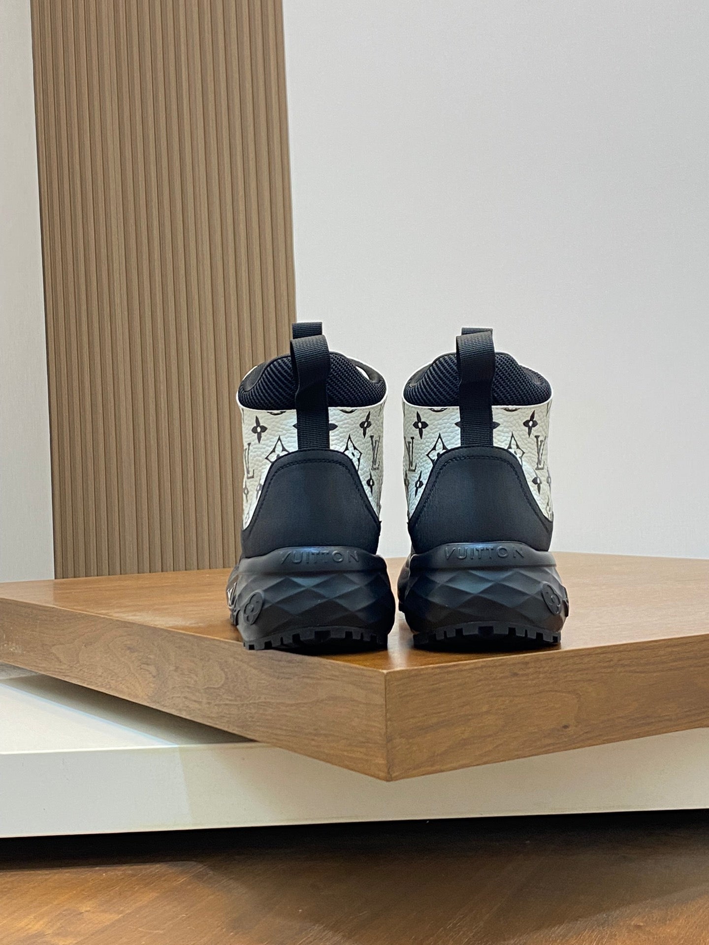 Louis discover sneakers