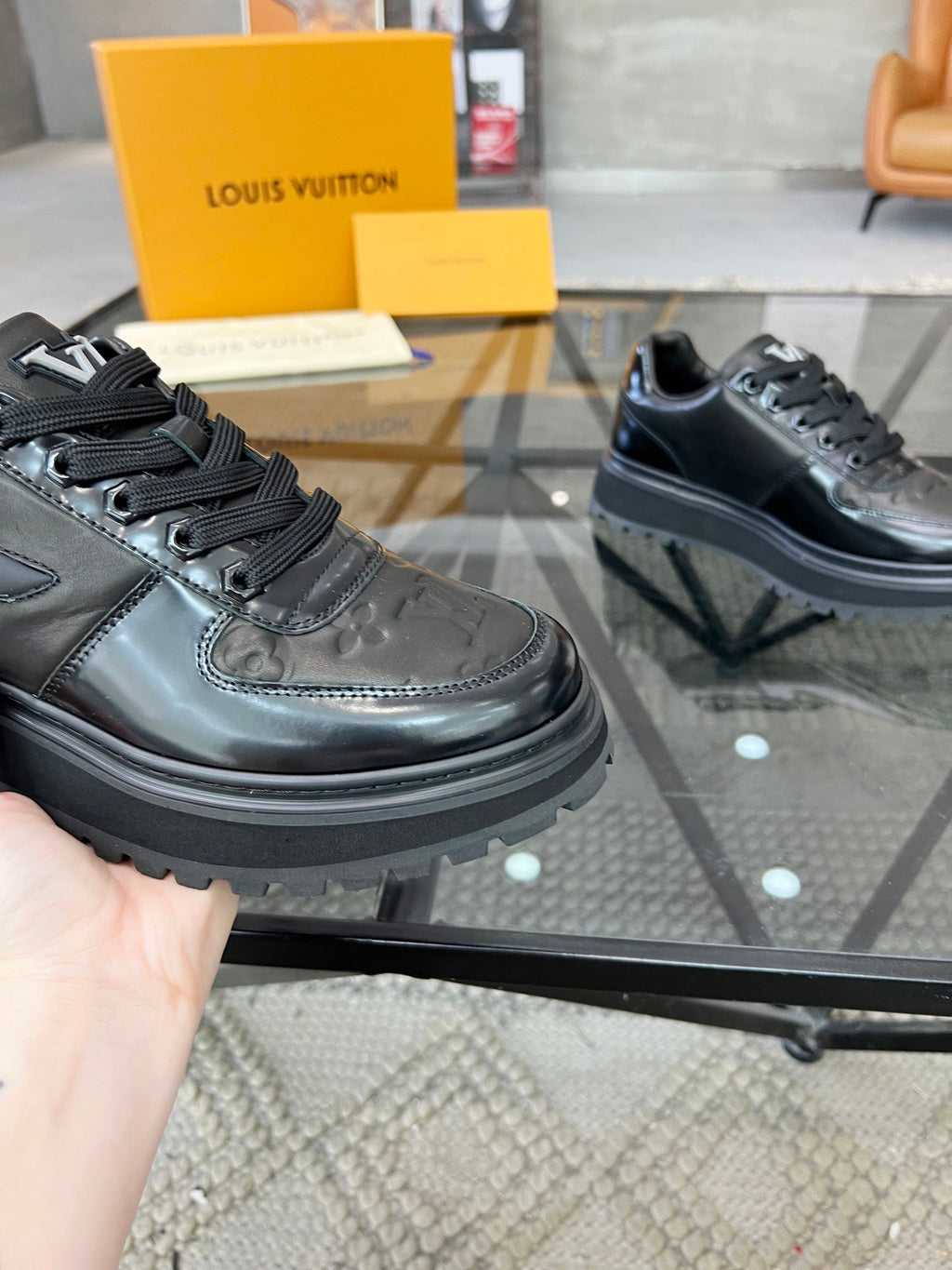 Louis leather sneaker