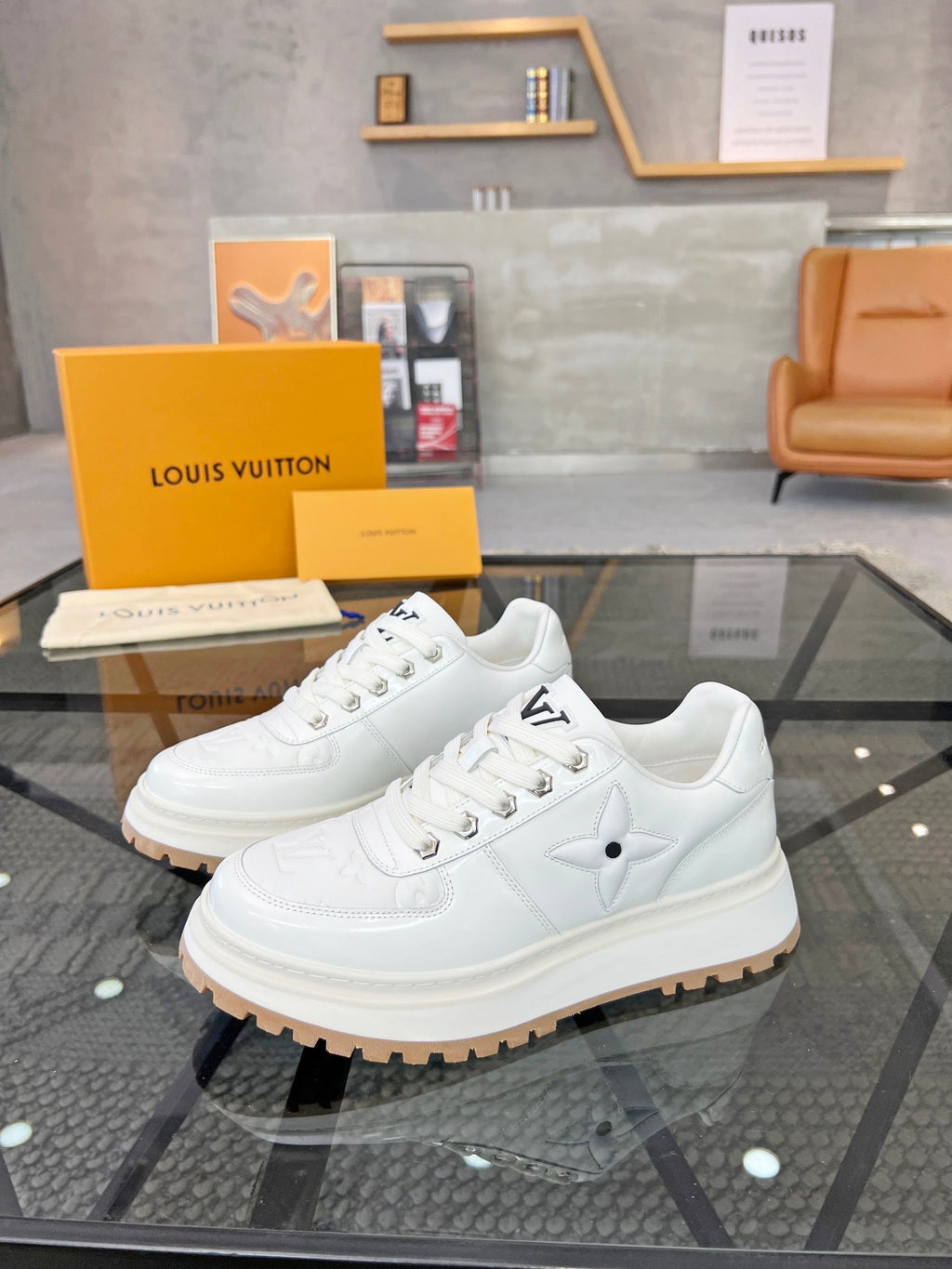 Louis leather sneaker