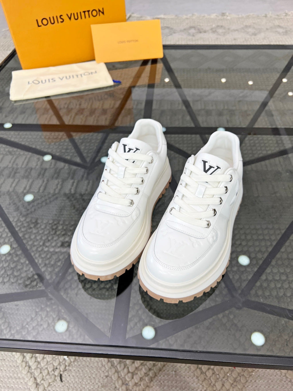 Louis leather sneaker