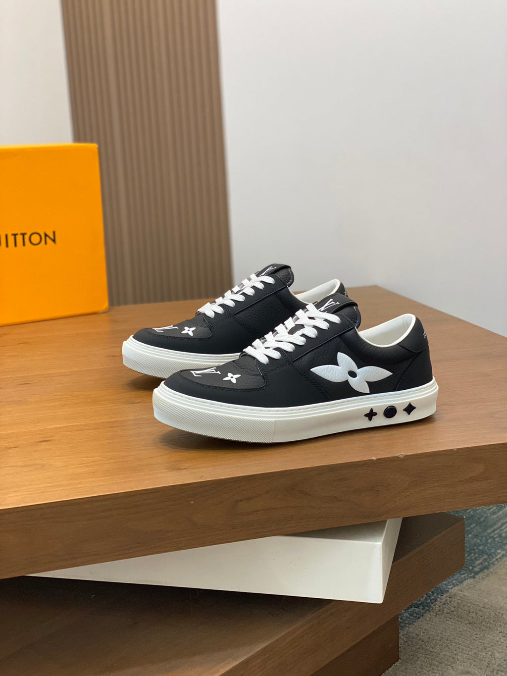 Louis leather sneakers