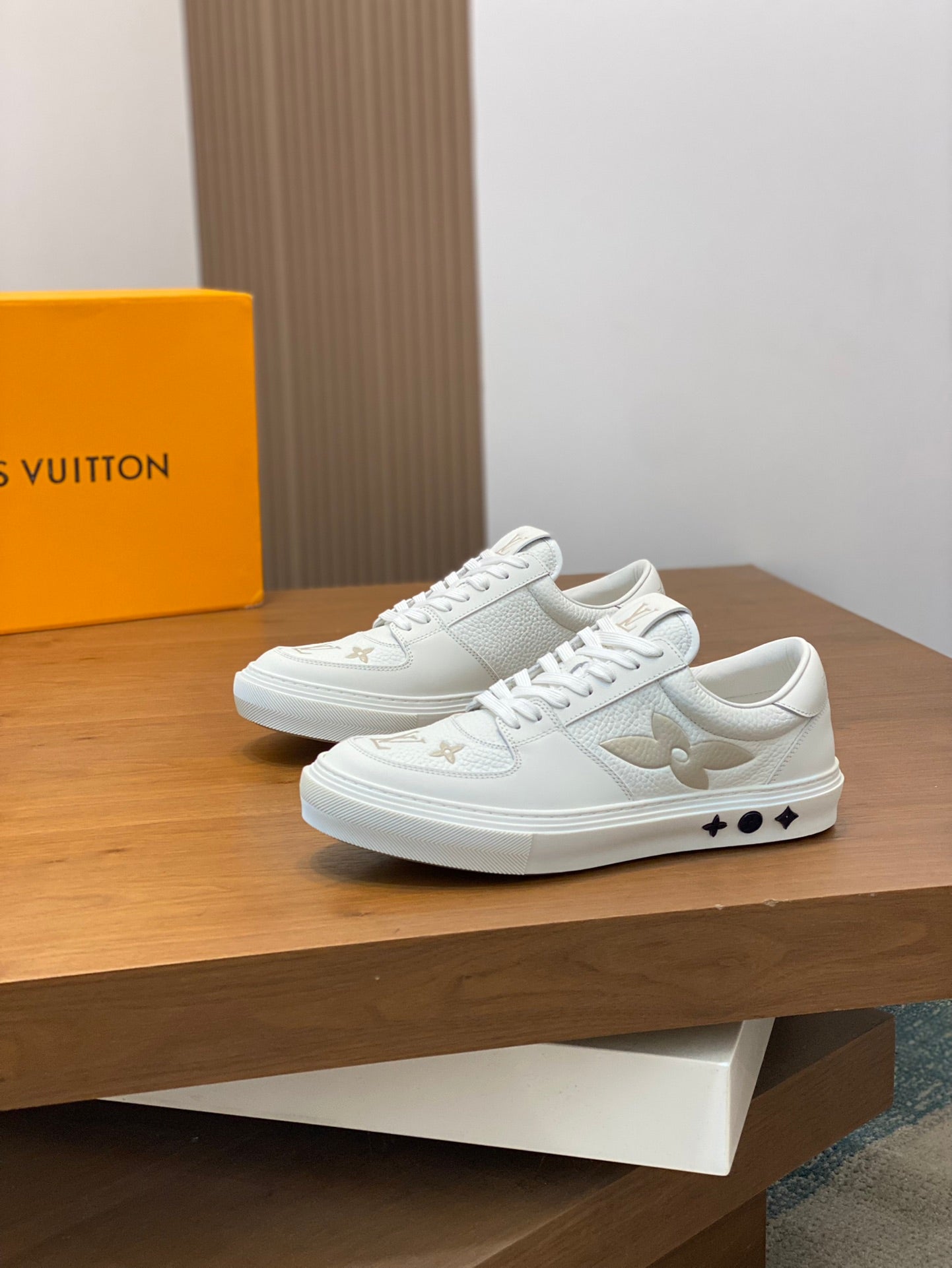 Louis leather sneakers