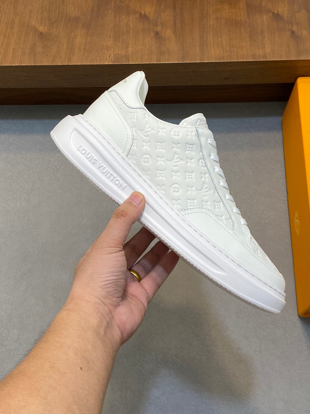 Louis leather sneaker