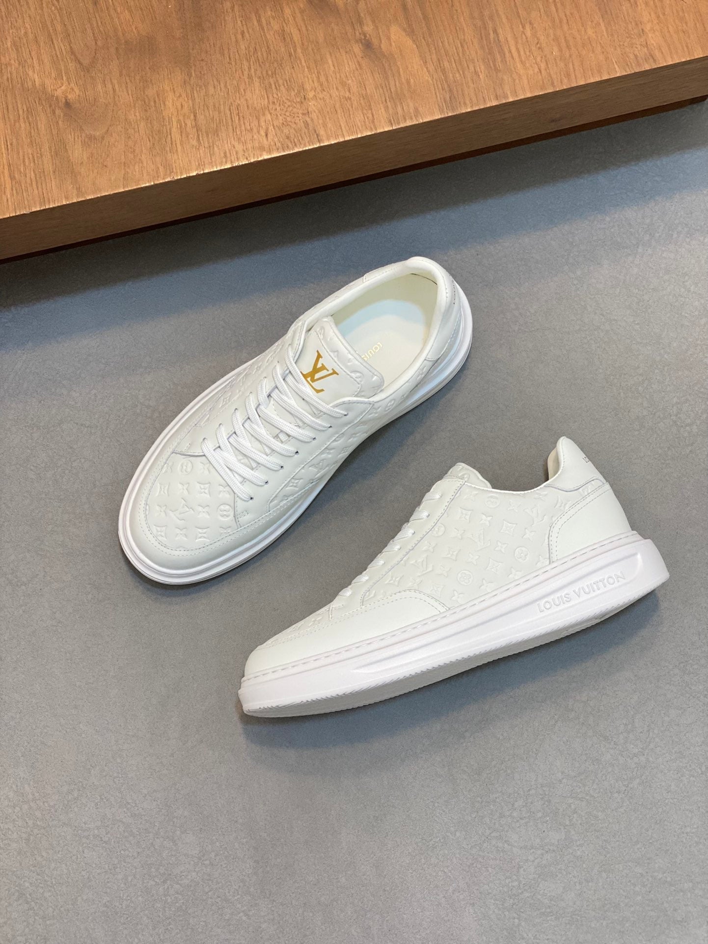 Louis leather sneaker