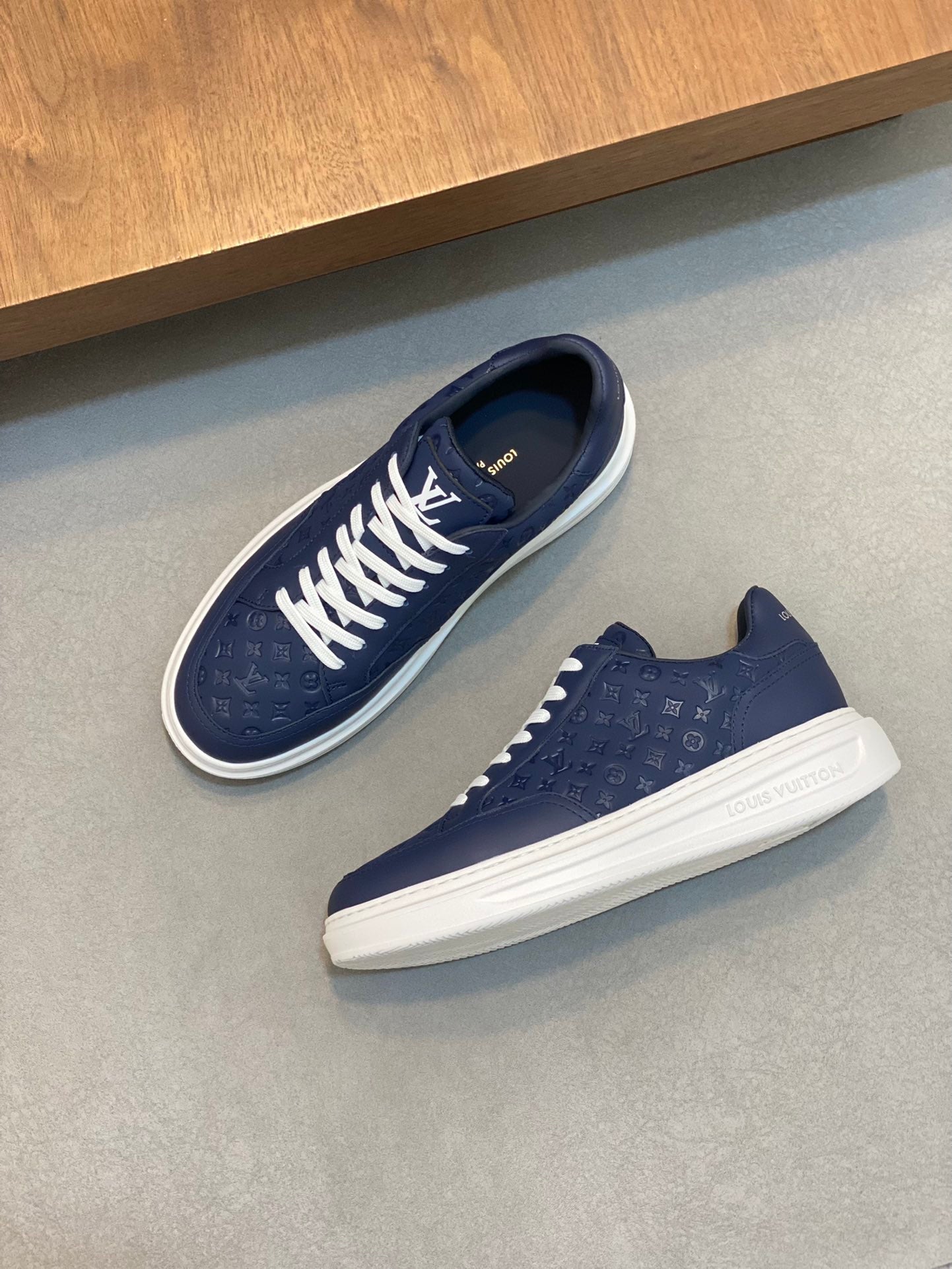 Louis leather sneaker