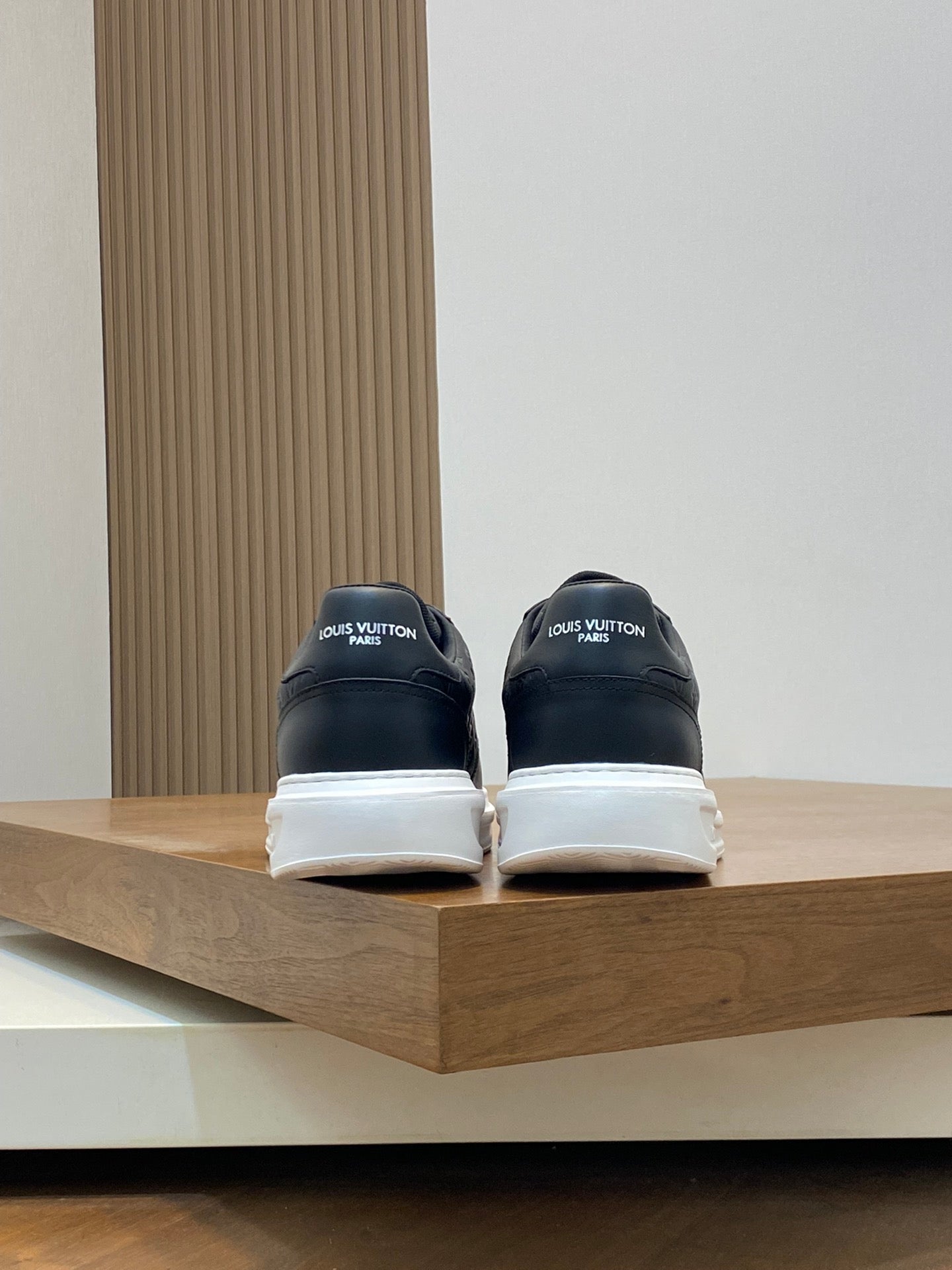 Louis leather sneaker