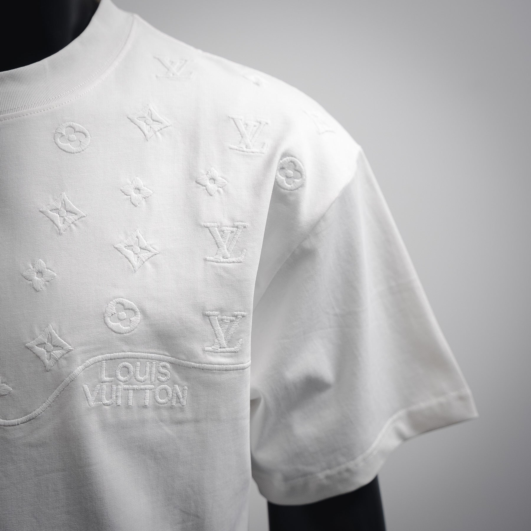 Louis 25ss embroidered t-shirt