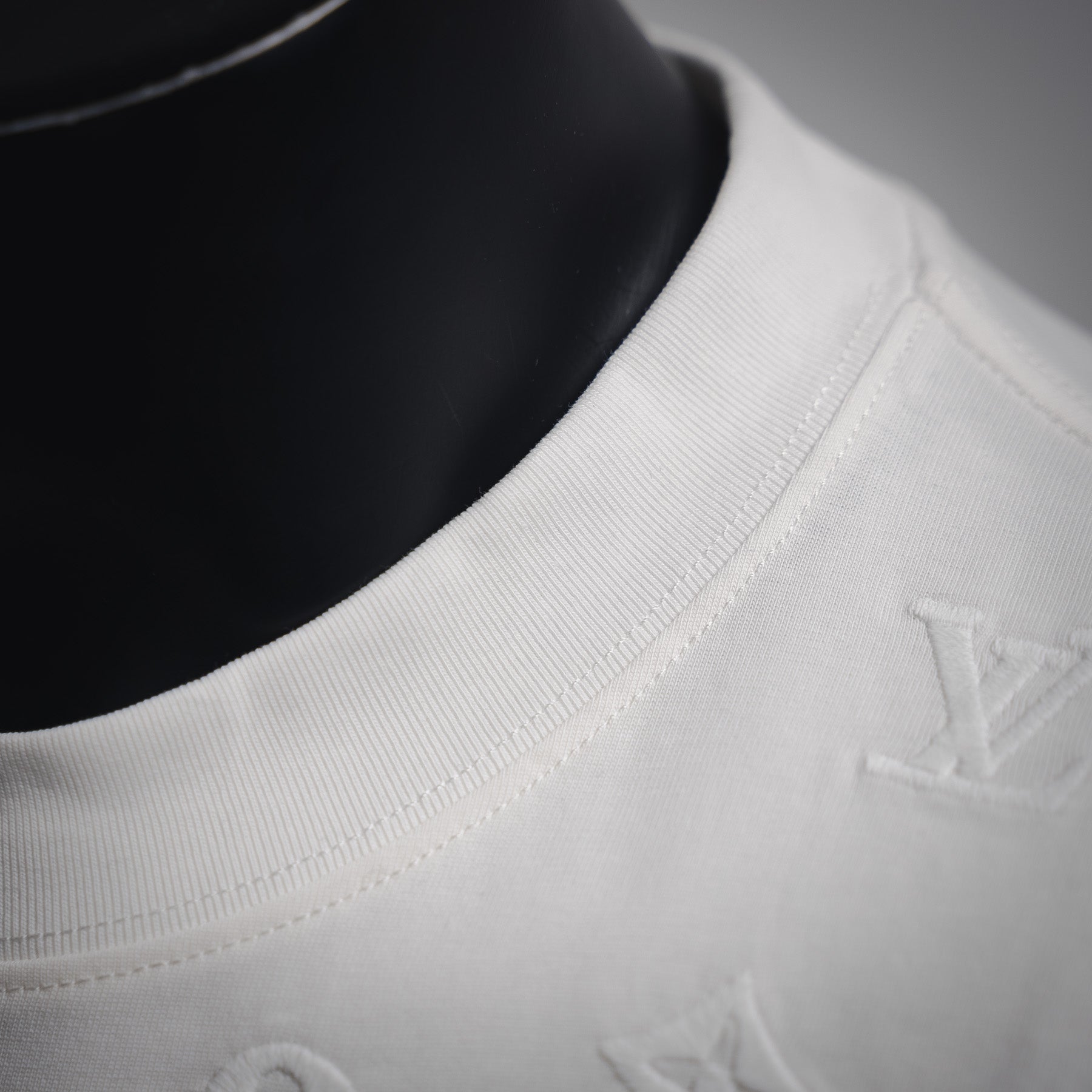 Louis 25ss embroidered t-shirt