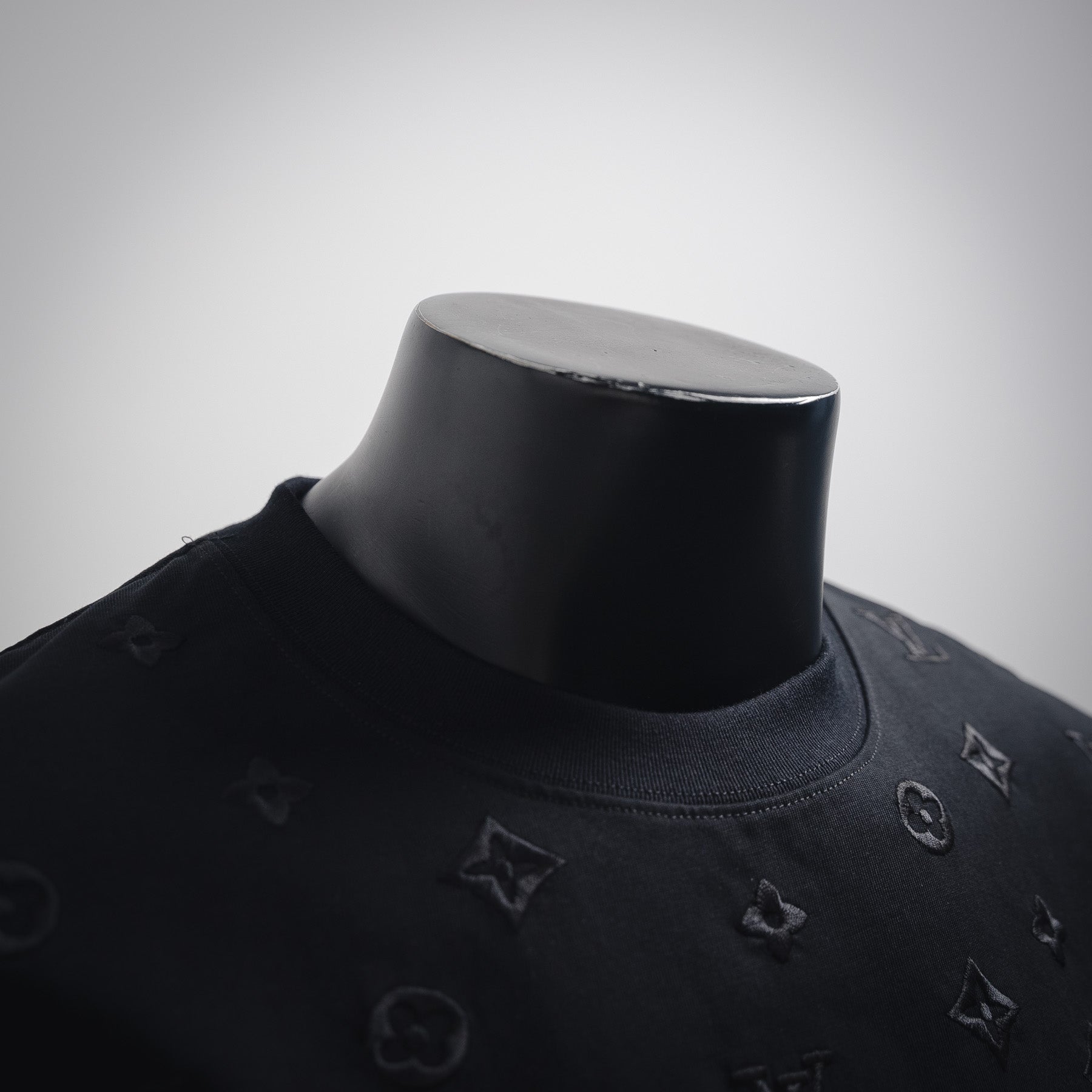 Louis 25ss embroidered t-shirt