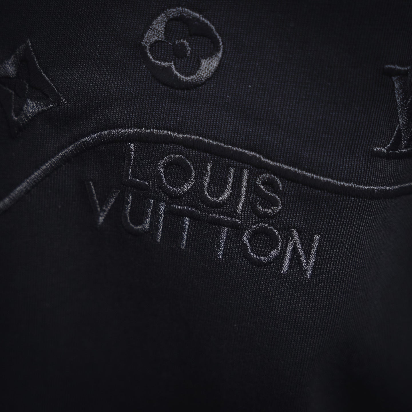 Louis 25ss embroidered t-shirt