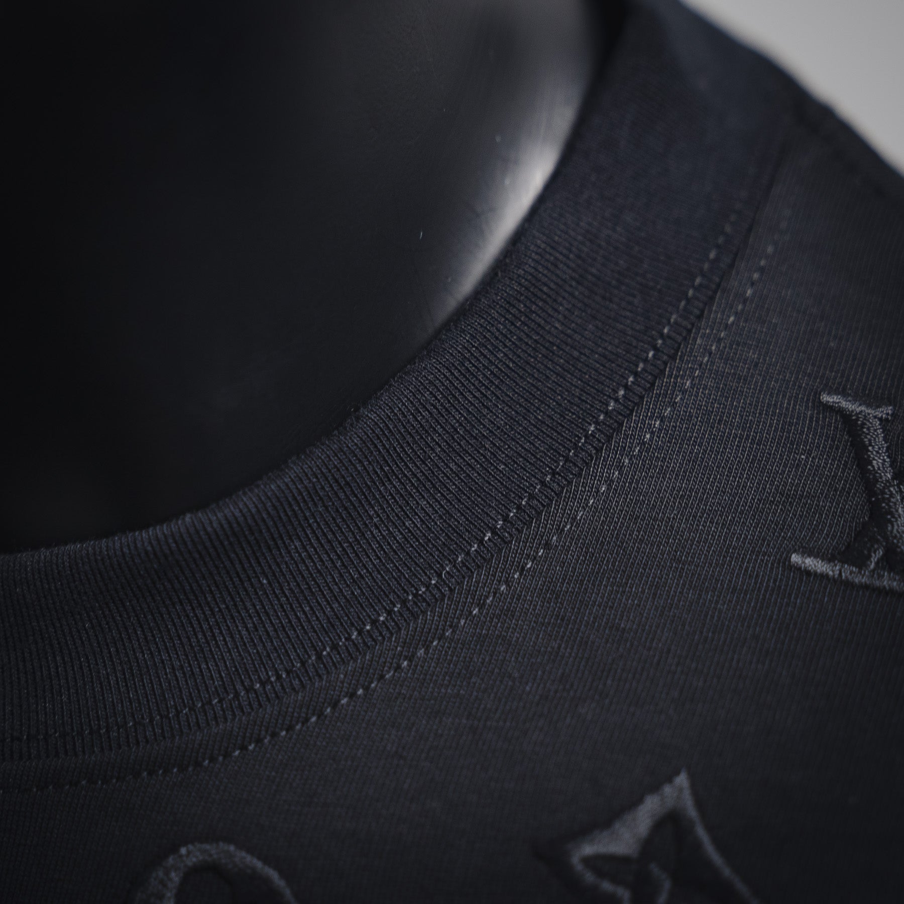 Louis 25ss embroidered t-shirt