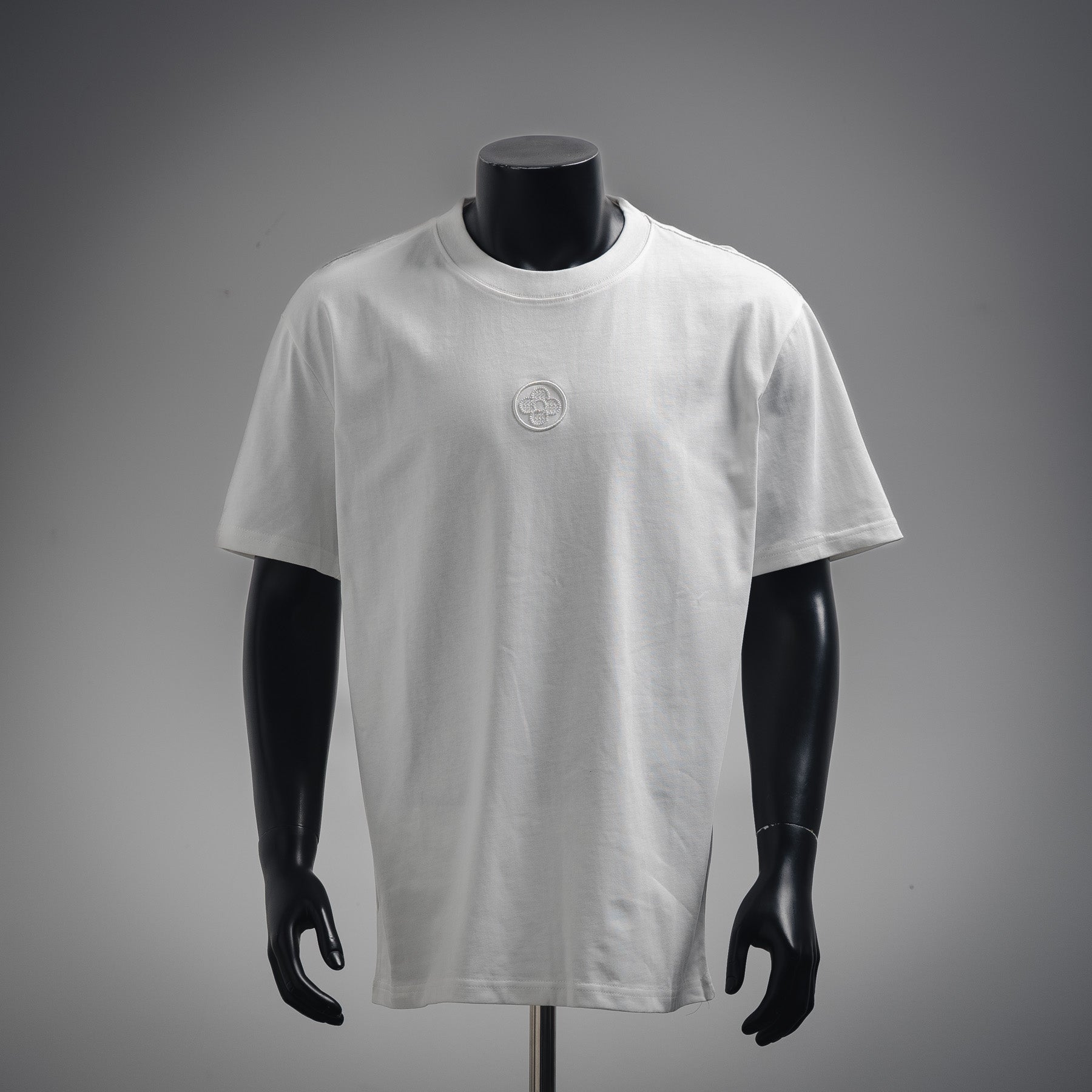 Louis 25ss embroidered t-shirt